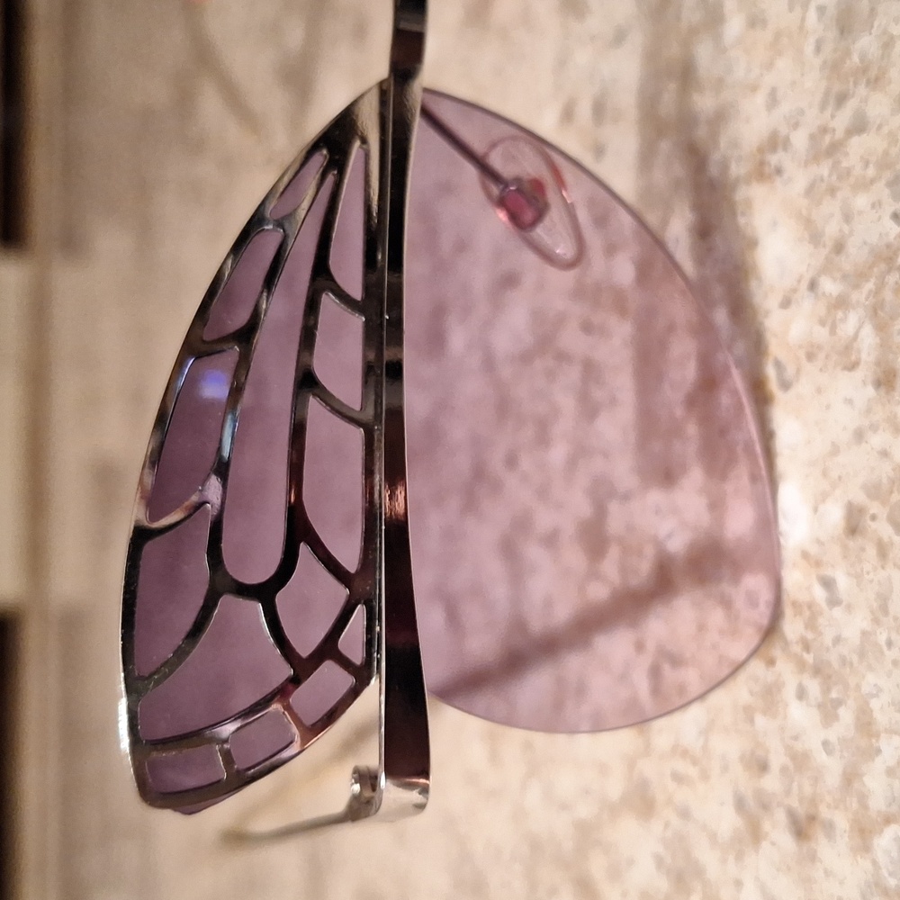Betsey Johnson butterfly sunglasses - Picture 6 of 10